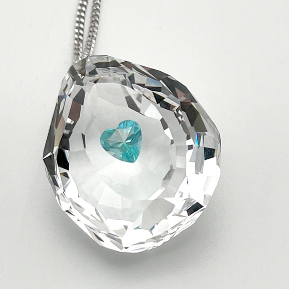 Swarovski Blue Heart Pendant with chain - Picture 2 of 6